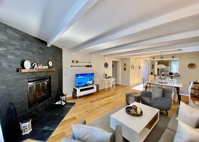 Mountain View Fully Renovated 6-8 People Condo